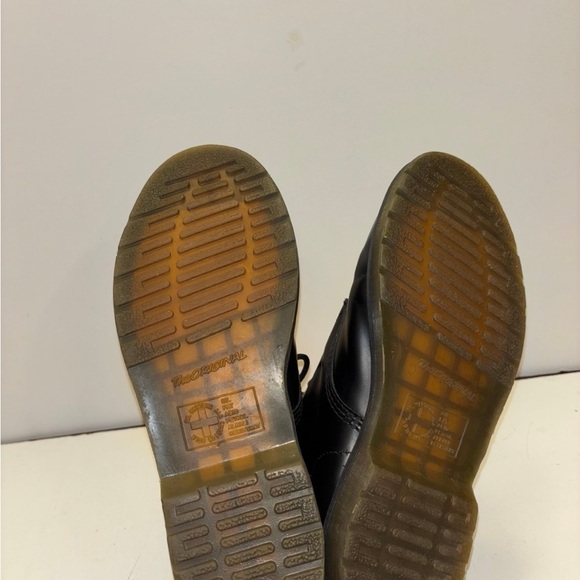 Men’s Dr Martens 101 SMOOTH LEATHER ANKLE BOOTS - Picture 8 of 9